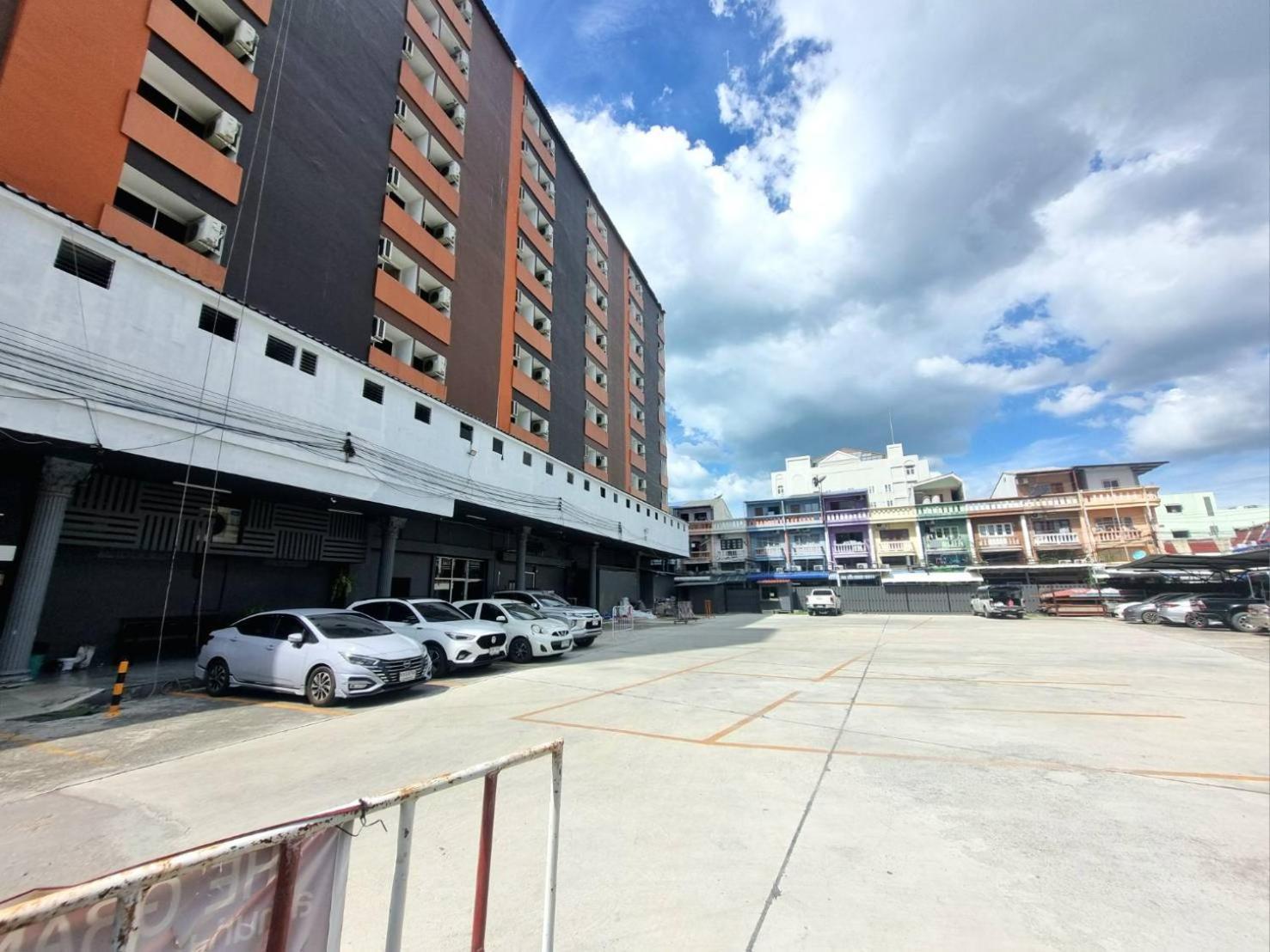 The Grand Day Night Hotel Pattaya Buitenkant foto