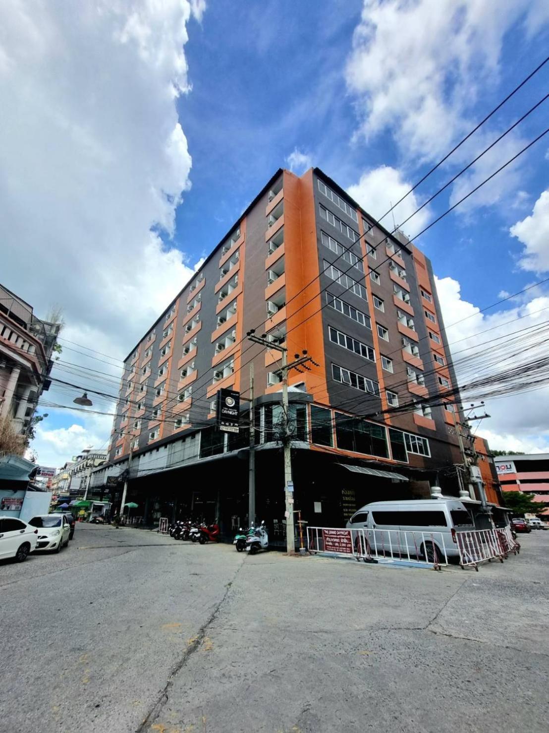 The Grand Day Night Hotel Pattaya Buitenkant foto