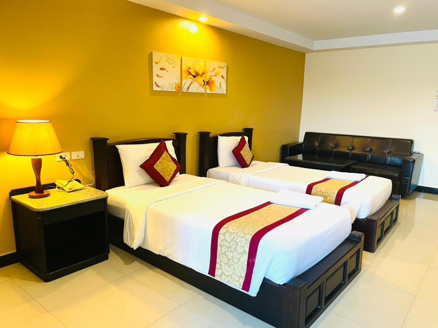 The Grand Day Night Hotel Pattaya Buitenkant foto