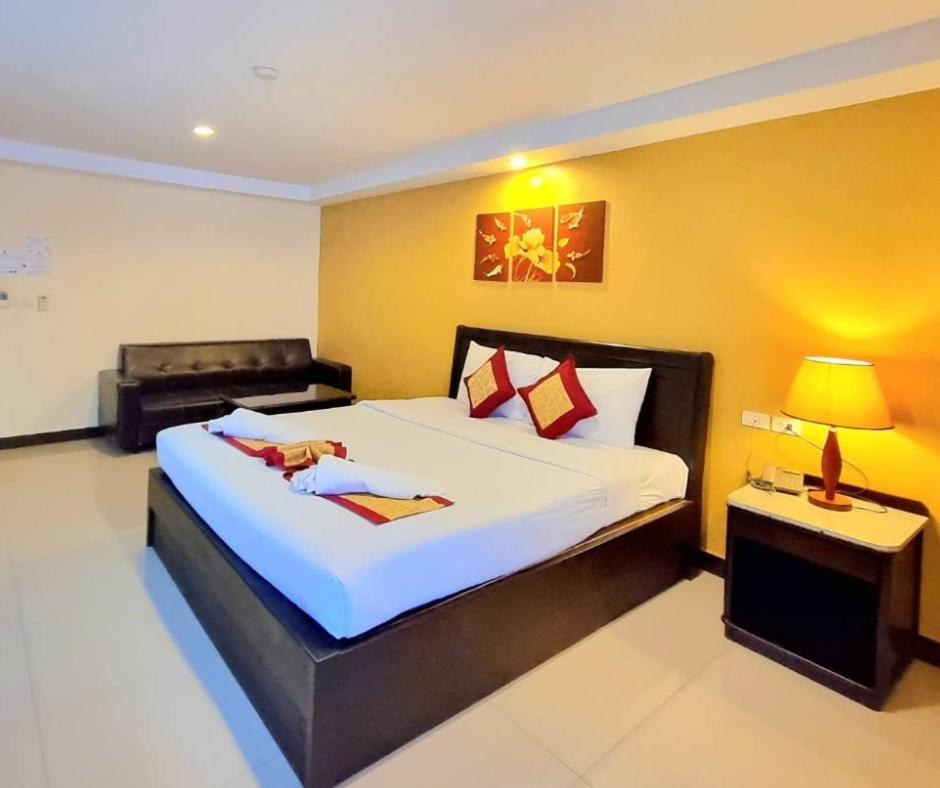 The Grand Day Night Hotel Pattaya Buitenkant foto