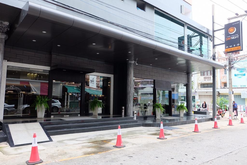 The Grand Day Night Hotel Pattaya Buitenkant foto