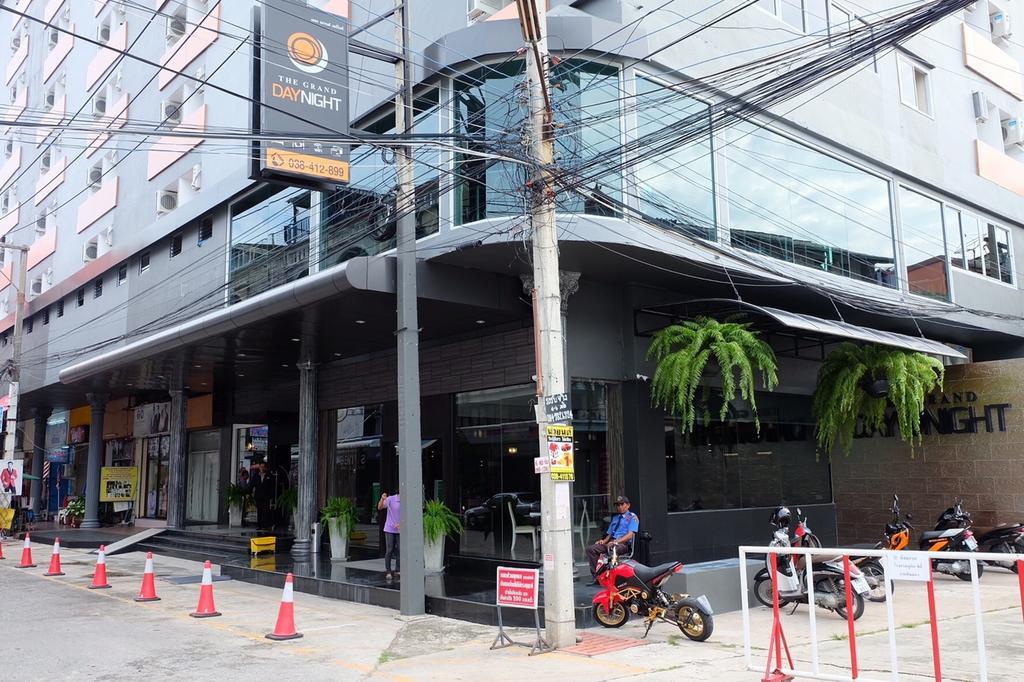 The Grand Day Night Hotel Pattaya Buitenkant foto