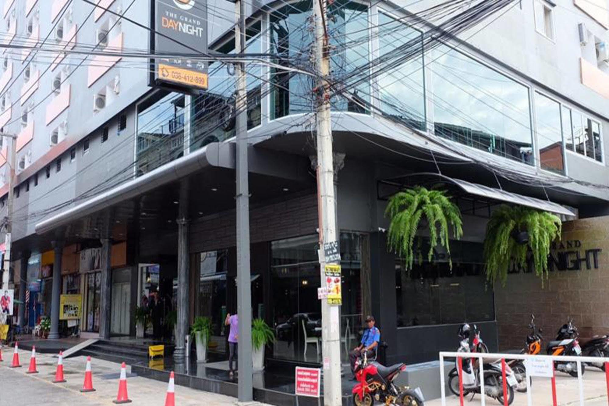 The Grand Day Night Hotel Pattaya Buitenkant foto
